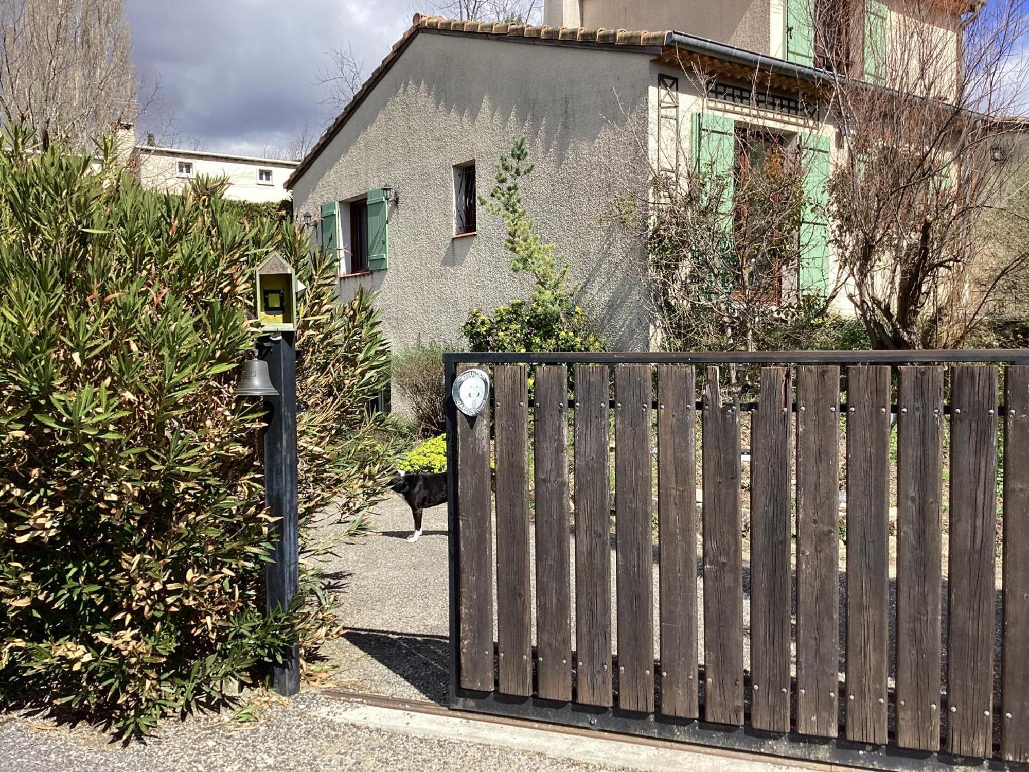 Ferienwohnung La Fabrique Des Petits Bonheurs Dieulefit Exterior foto